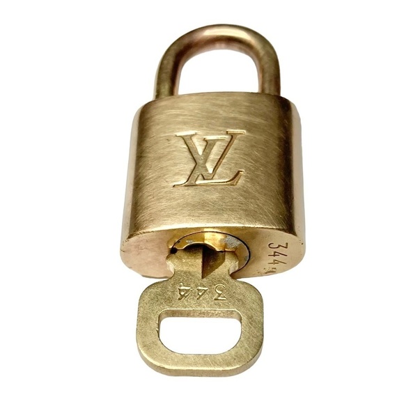 #344 Authentic Louis Vuitton Brass Lock & Key Set on a 18K Gold Plated Necklace - Picture 9 of 12